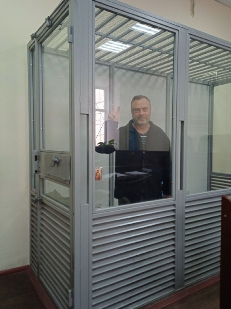 Продлили арест и журналисту, который вёл православную тему, Дмитрию Скворцову. 