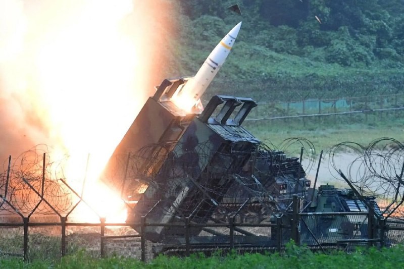 Украина тайно получила больше 100 ракет ATACMS дальностью 300 км и большое...