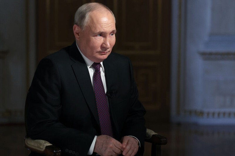 

Путин рассказал, как экономика РФ реагирует на&nbsp;вызовы

