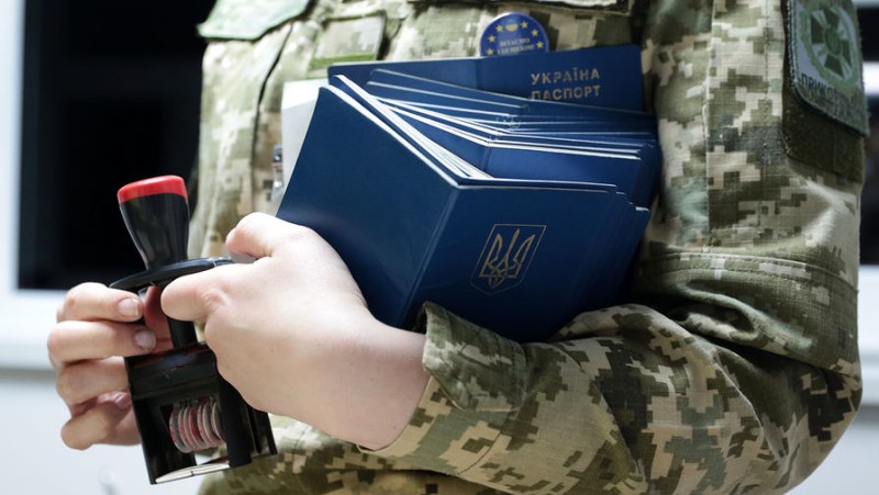 

В&nbsp;Польше обещали не лишать защиты украинцев без&nbsp;паспорта

