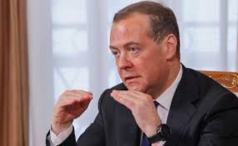 Замглавы Совбеза РФ Дмитрий Медведев подтвердил, что решение провести учения с отработкой...