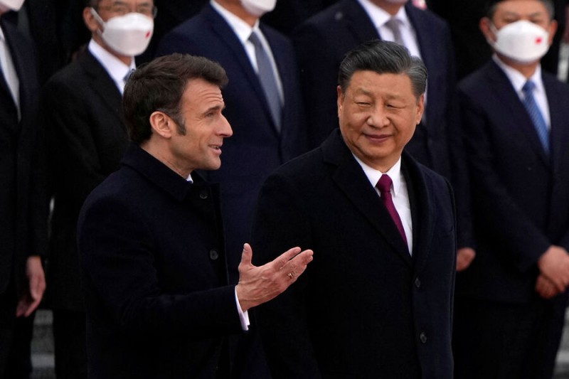 

Китай и Франция будут прилагать усилия для&nbsp;мирного решения ядерной проблемы Ирана

