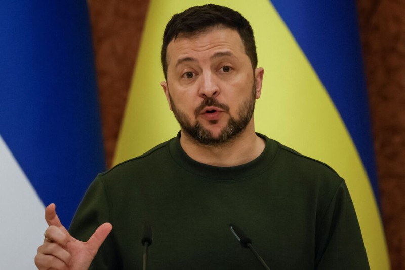 

Зеленский просит Запад быстрее отправлять оружие Украине

