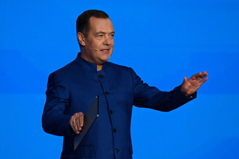 

Медведев прибыл на&nbsp;парад Победы на&nbsp;Красной площади

