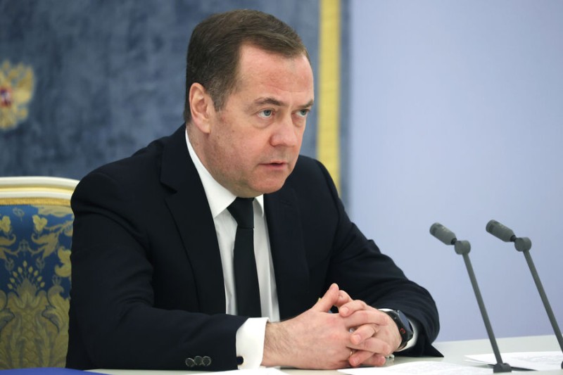 

Медведев назвал СВО важным шагом к&nbsp;новой форме международных отношений

