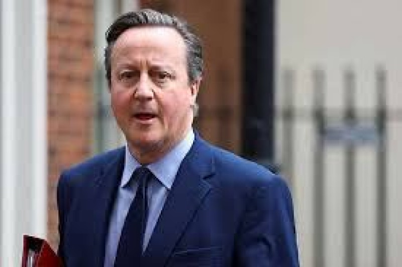 Министр иностранных дел Великобритании Дэвид Кэмерон назвал "чрезвычайно опасным" моментом продвижение армии...