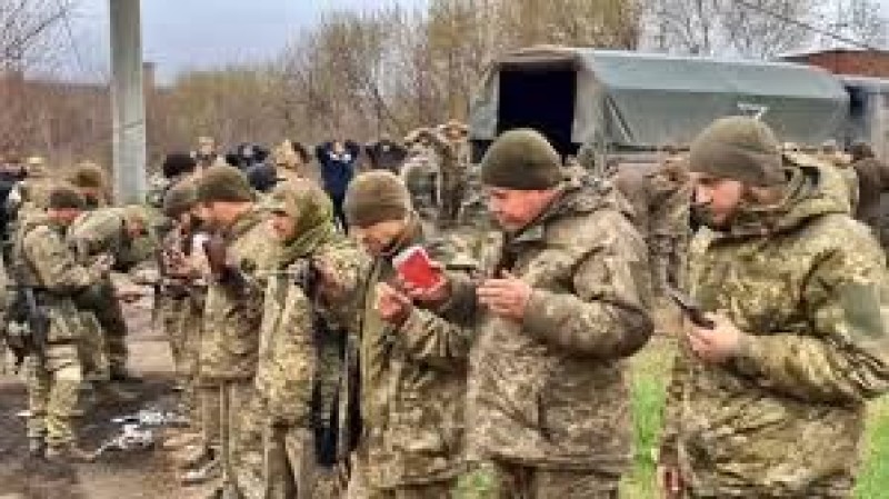 На Харьковском направлении уже более 60 военнопленных ВСУ.