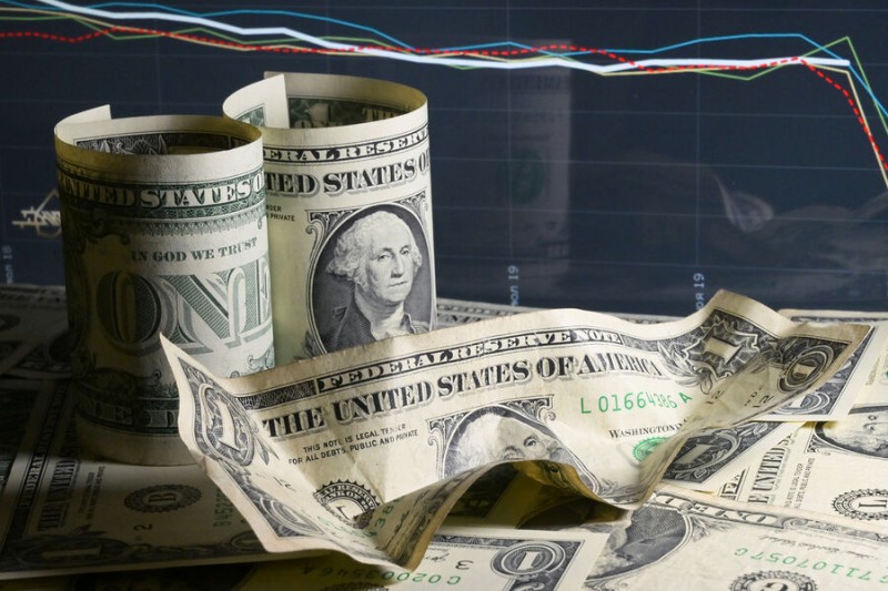 

Финансист спрогнозировал курсы доллара и евро на&nbsp;июнь

